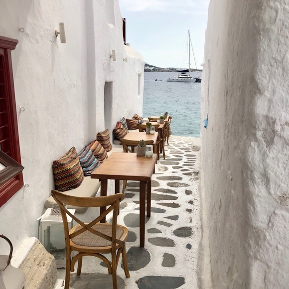 Meet your Posher, Alicia - Picture 1 of 1